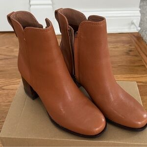 Seaport Heel Water Resistant Leather Boot Beige 7 medium